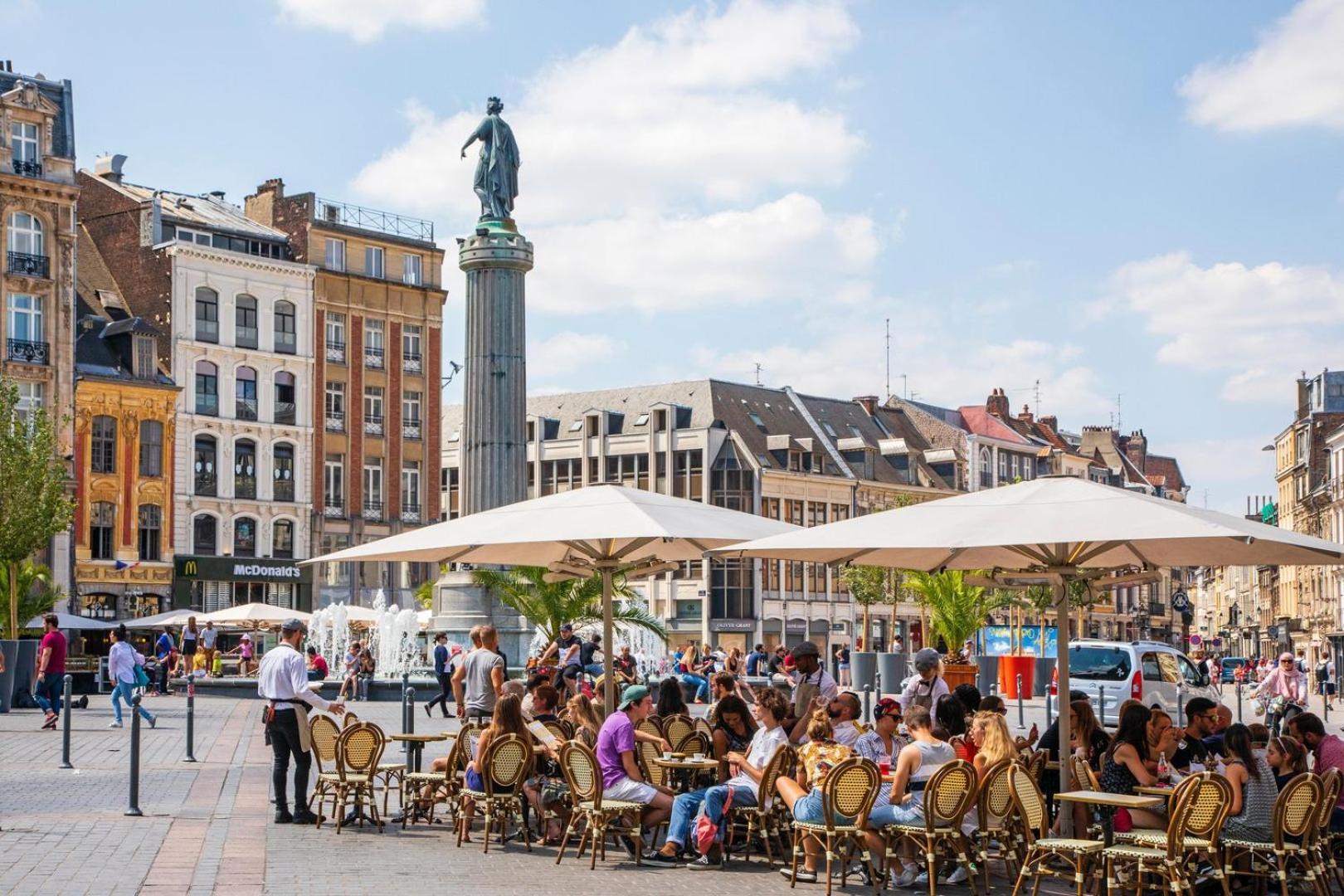 Grand Place - With 2 Bedrooms Appartement Rijsel